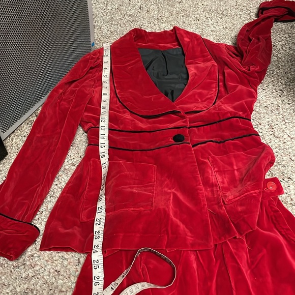 Vintage 70s velvet blazer and bell bottom high waisted pant suit - Picture 5 of 12